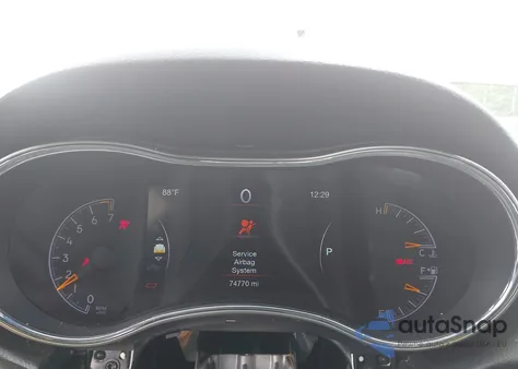 2021 Jeep Grand Cherokee Limited 4X4 z USA, uszkodzony, nr VIN 1C4RJFBG3MC826976